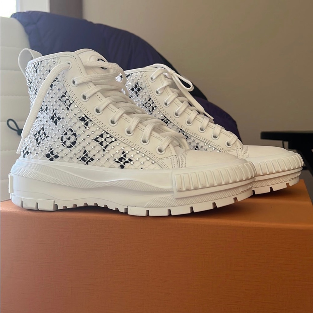 FLASH SALE ⚡️Louis Vuitton Squad Sneaker Boots